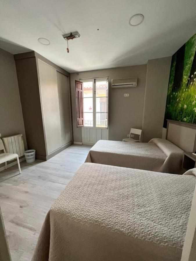Hostal Viena Plaza Nueva Granada Ngoại thất bức ảnh