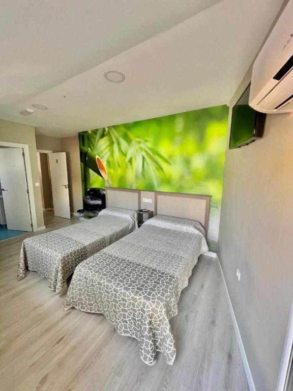 Hostal Viena Plaza Nueva Granada Ngoại thất bức ảnh
