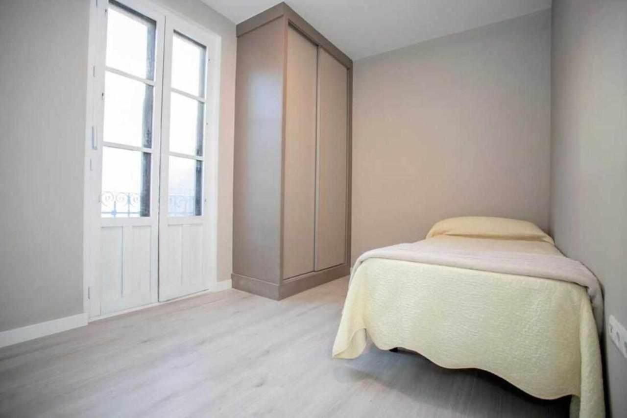 Hostal Viena Plaza Nueva Granada Ngoại thất bức ảnh
